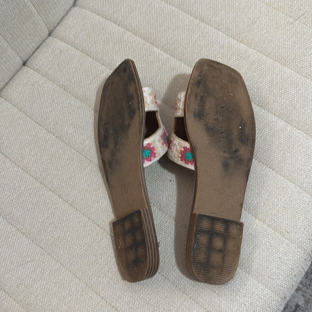 Madden Girl Cream and Pink Sandals with H-Shaped Strap - Picture 2 of 4